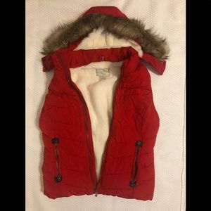 Red Sleeveless Fur Hooded Puffer Jacket